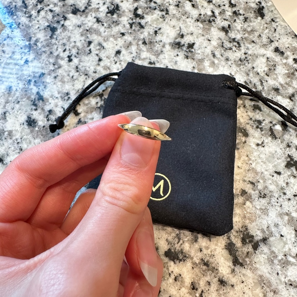 Mejuri Slim Signet Ring 14k gold